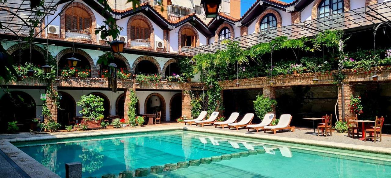 Hotel Restaurant Bujtina E Gjelit Тирана Экстерьер фото