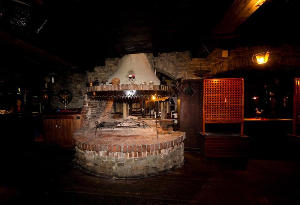 Hotel Restaurant Bujtina E Gjelit Тирана Экстерьер фото