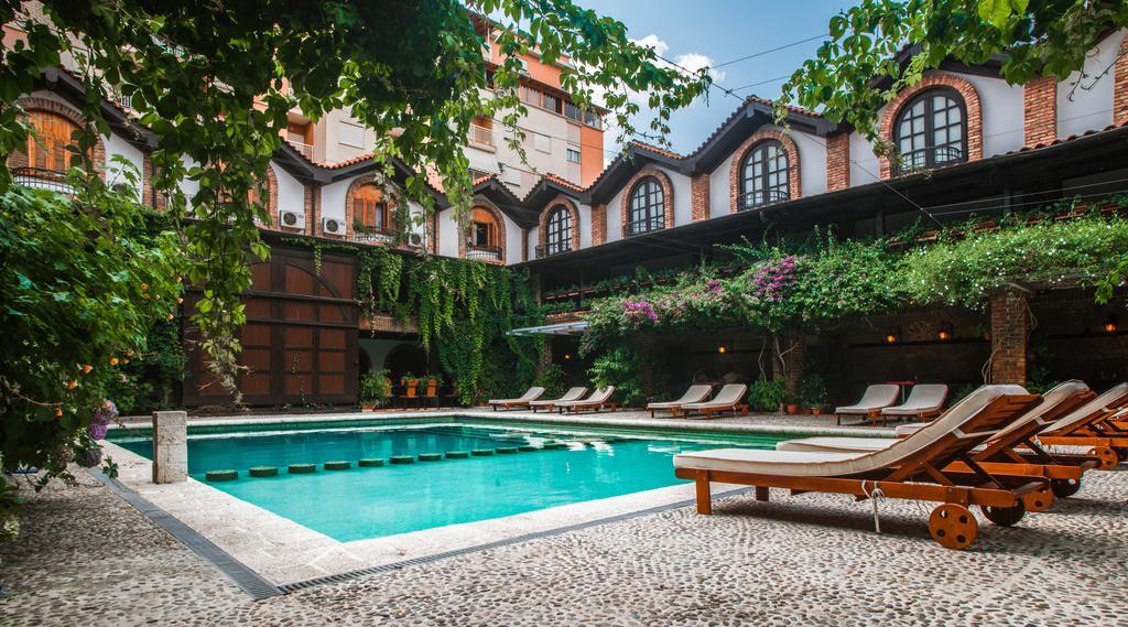 Hotel Restaurant Bujtina E Gjelit Тирана Экстерьер фото