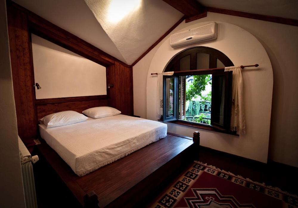 Hotel Restaurant Bujtina E Gjelit Тирана Номер фото