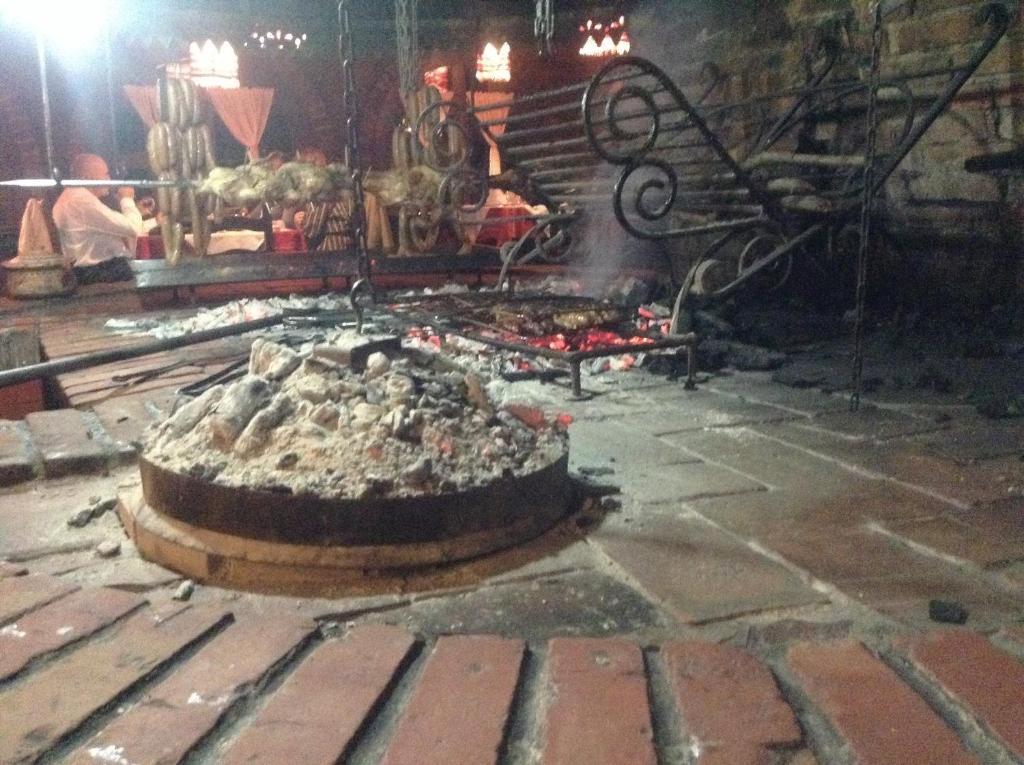Hotel Restaurant Bujtina E Gjelit Тирана Экстерьер фото