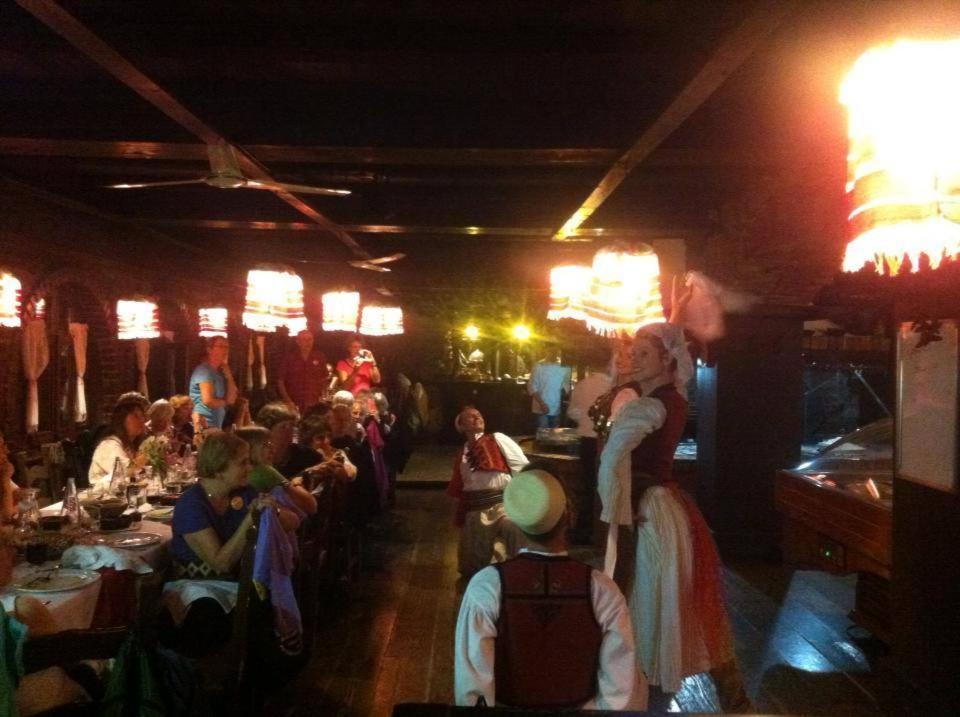 Hotel Restaurant Bujtina E Gjelit Тирана Экстерьер фото