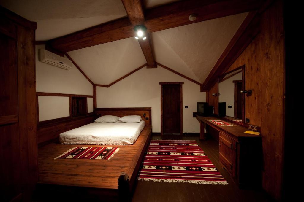 Hotel Restaurant Bujtina E Gjelit Тирана Номер фото