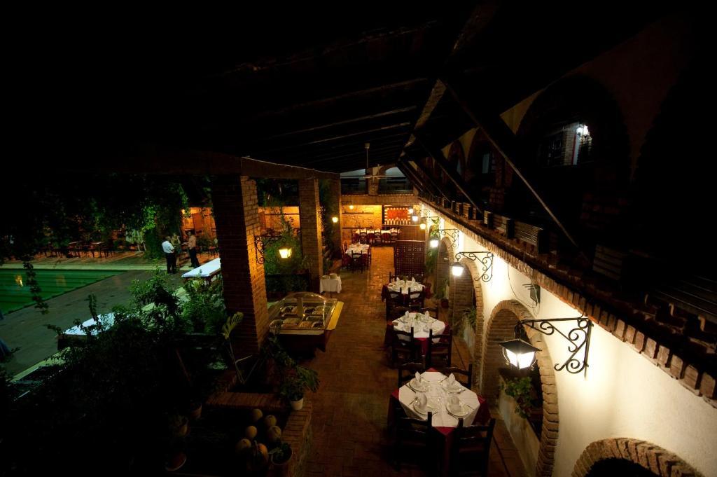 Hotel Restaurant Bujtina E Gjelit Тирана Экстерьер фото