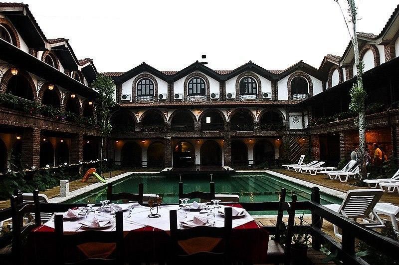 Hotel Restaurant Bujtina E Gjelit Тирана Экстерьер фото