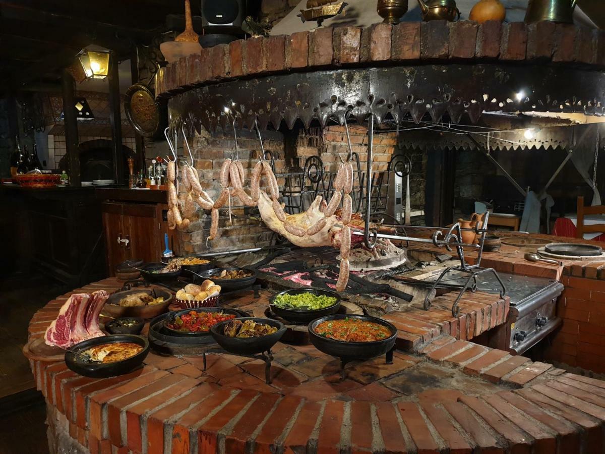 Hotel Restaurant Bujtina E Gjelit Тирана Экстерьер фото