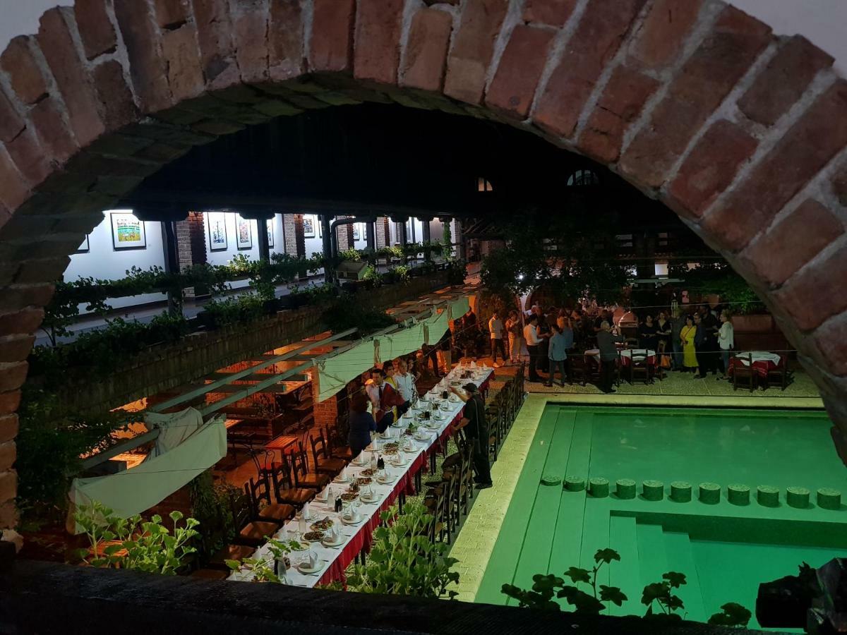 Hotel Restaurant Bujtina E Gjelit Тирана Экстерьер фото